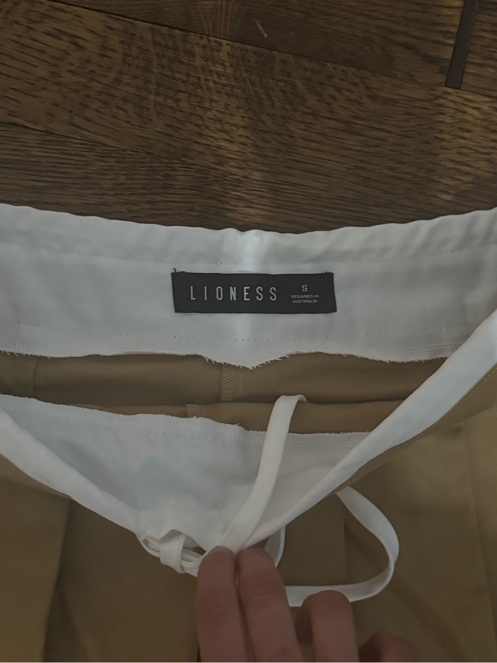 Lioness White-Waist Drawstring Shorts with Khaki Body